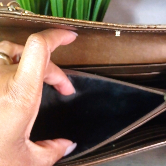 *SOLD* New Gucci Canvas GG gold gradient Continental long wallet with charms - Picture 10 of 14